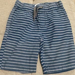 Boys Pull on shorts from Old Navy in size 6/7